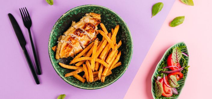 Pierś kurczaka panierowana w sezamie z frytkami AVIKO Super Crunch