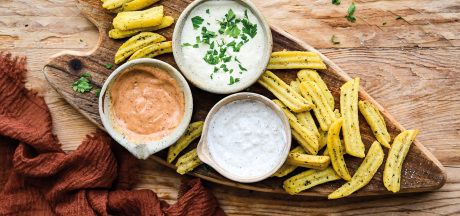 Aviko Wavy Blends Garlic & Herbs с тремя соусами